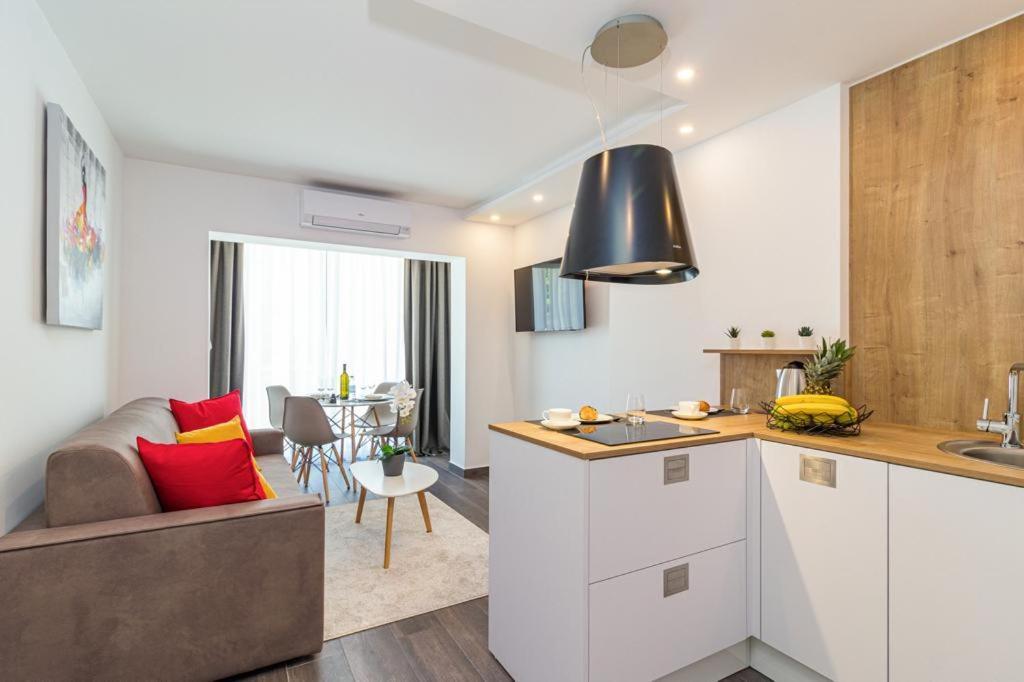 N&G New Apartment Stoja Beach Пула Екстериор снимка
