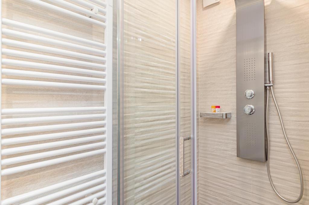 N&G New Apartment Stoja Beach Пула Екстериор снимка