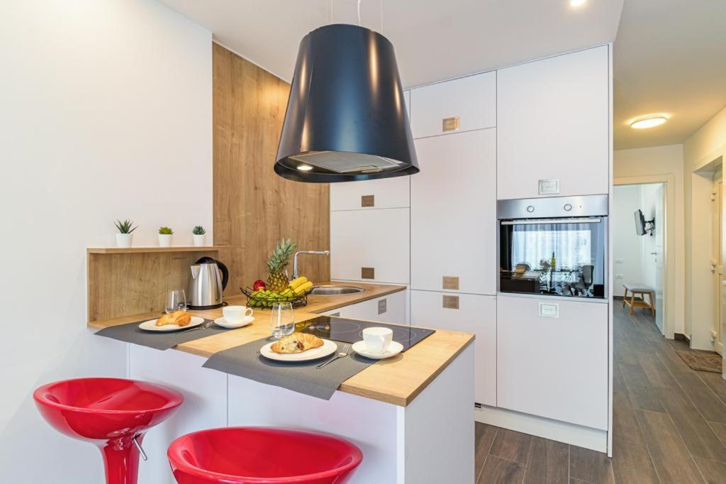 N&G New Apartment Stoja Beach Пула Екстериор снимка